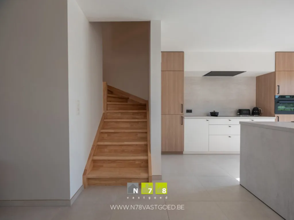Cuisine - Nouvelle Maison avec 3 Chambres à Opitter