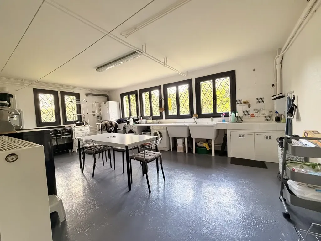 Cuisine - Propriété avec Spa de Nage et Parc à l'Ouest de Tours
