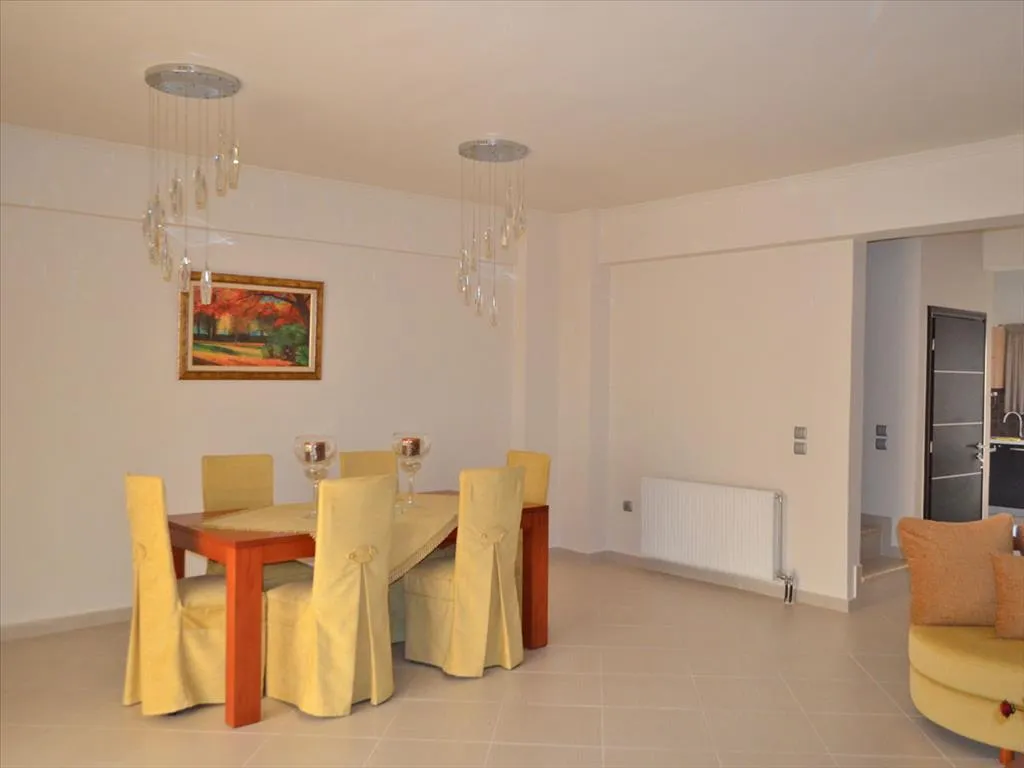 Appartement 6 pièces à Loutraki
