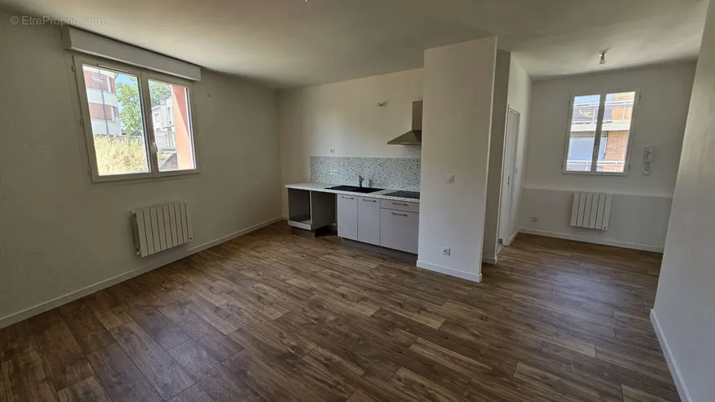 Cucina - Refurbished 2-Bed Flat with Parking in BUSCA