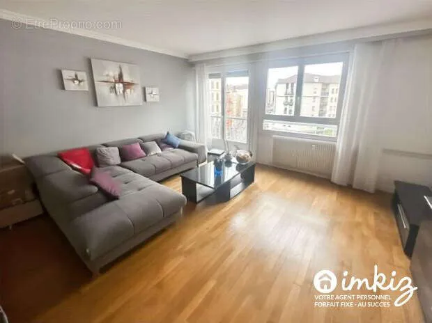 Living Room - T3 with Parking in Croix-Rousse, Lyon