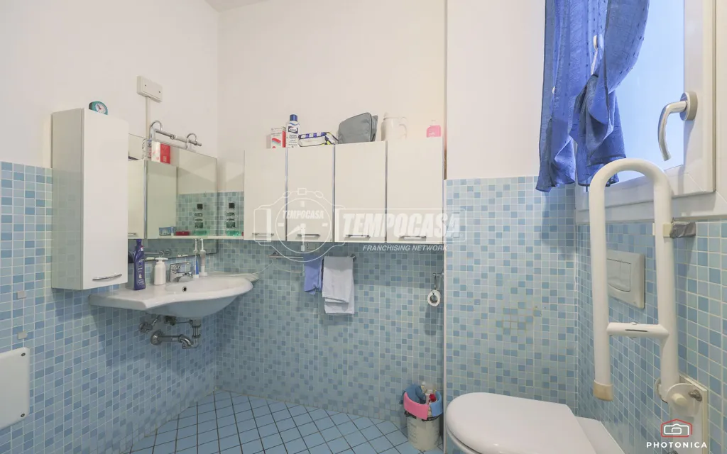 Bathrooms - Ground Floor Apartment with Private Garden in Marina Romea