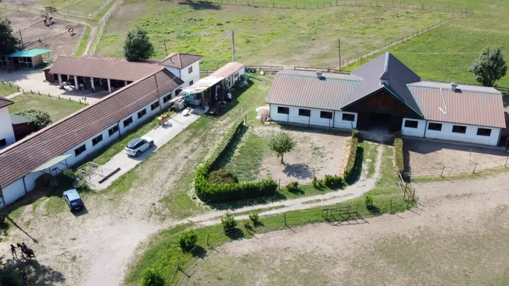 Villa with Equestrian Centre in Ameno