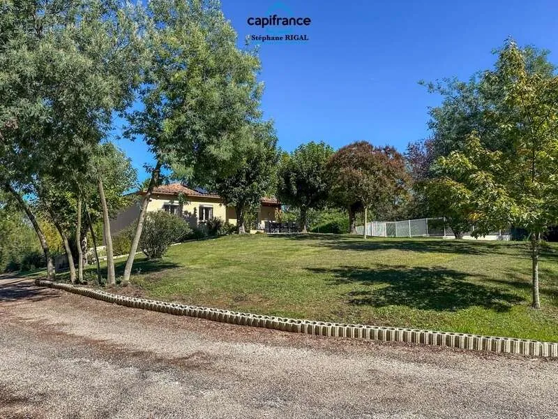 Extérieur - Maison avec Piscine et Jardin à Saint-Sylvestre-sur-Lot