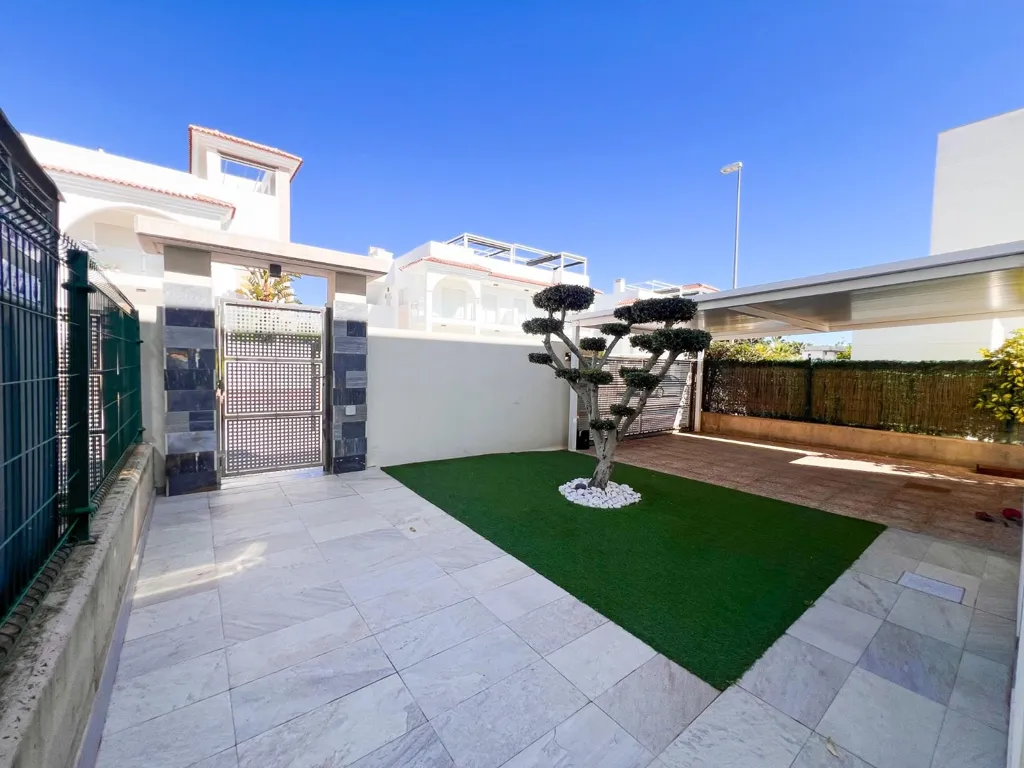 Jardin - Contemporary Villa with Pool in Rojales