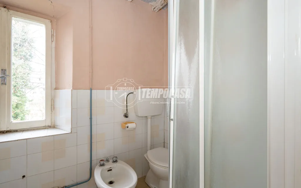 Vannitoad - One-Bedroom Flat in Multi-Storey Building in Sassuolo