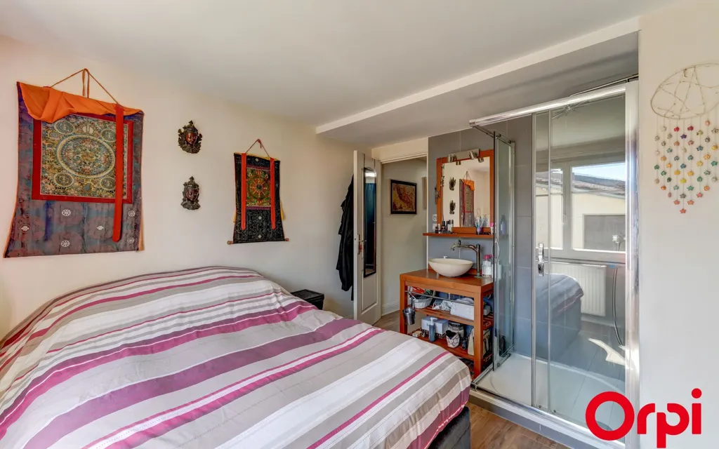 Bedrooms - Charming 2-Bedroom House in Caluire