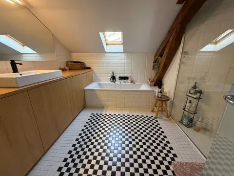 Salles de bain - Loft de 8 Pièces avec Terrasse en Centre-Ville