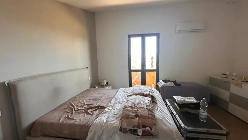 Magamistoad - Twin-Storey Apartment with Balcony in Avezzano