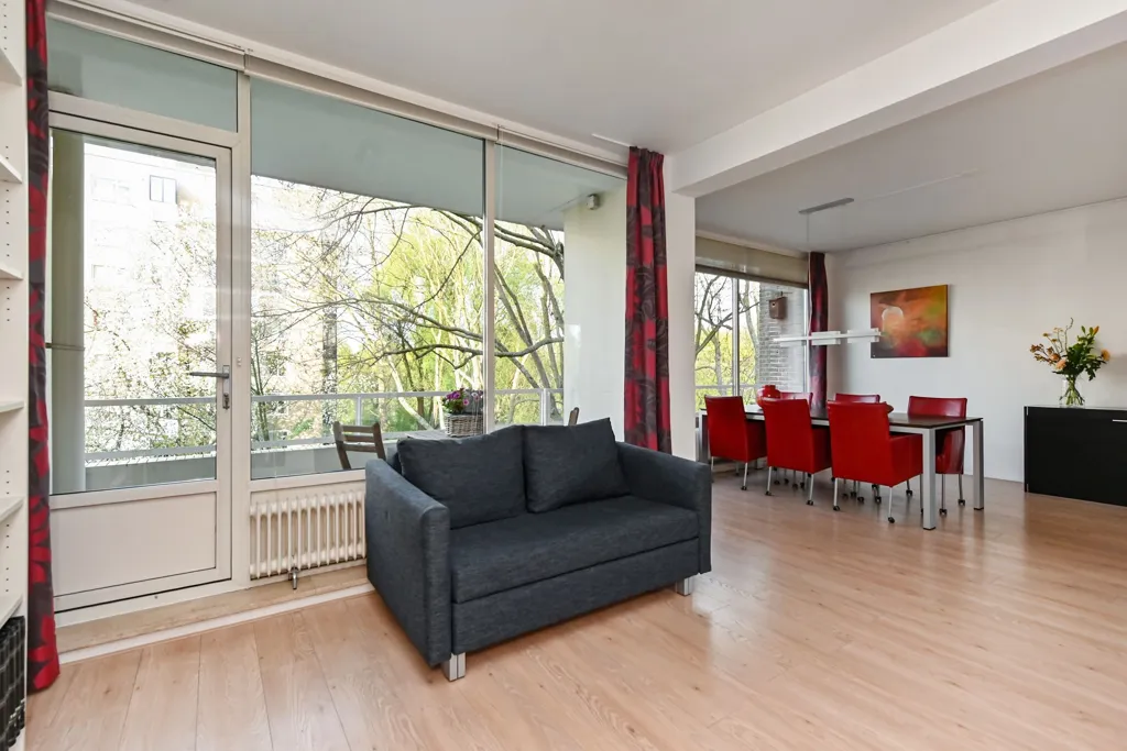 Elutuba - Corner Flat with Erker in Den Haag