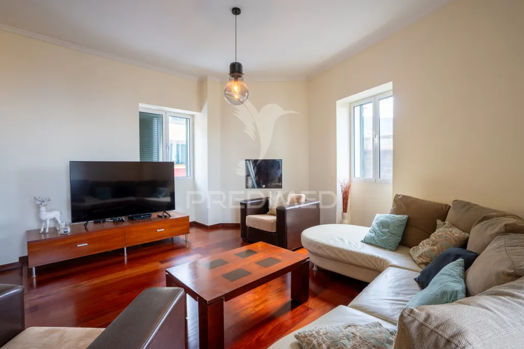 Elutuba - Potential Hostel with Funchal Views in Santo António