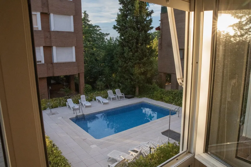 Pool - Luxury Flat with Pool in Colina, Madrid