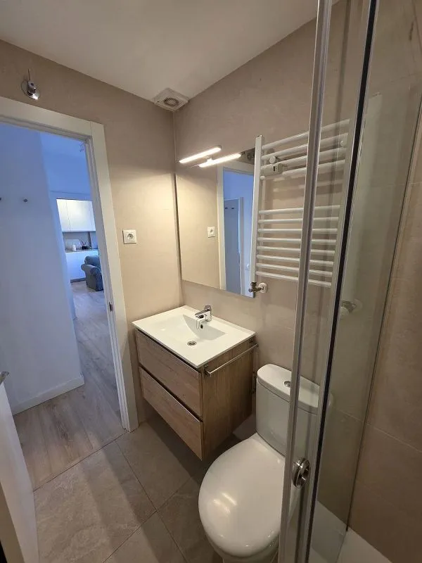 Vannitoad - Modern Studio Flat with Balcony in Retiro
