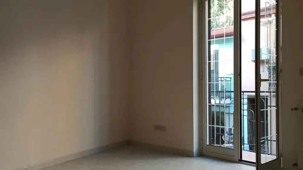 Pièces - Fully Renovated Apartment with Balcony in Messina