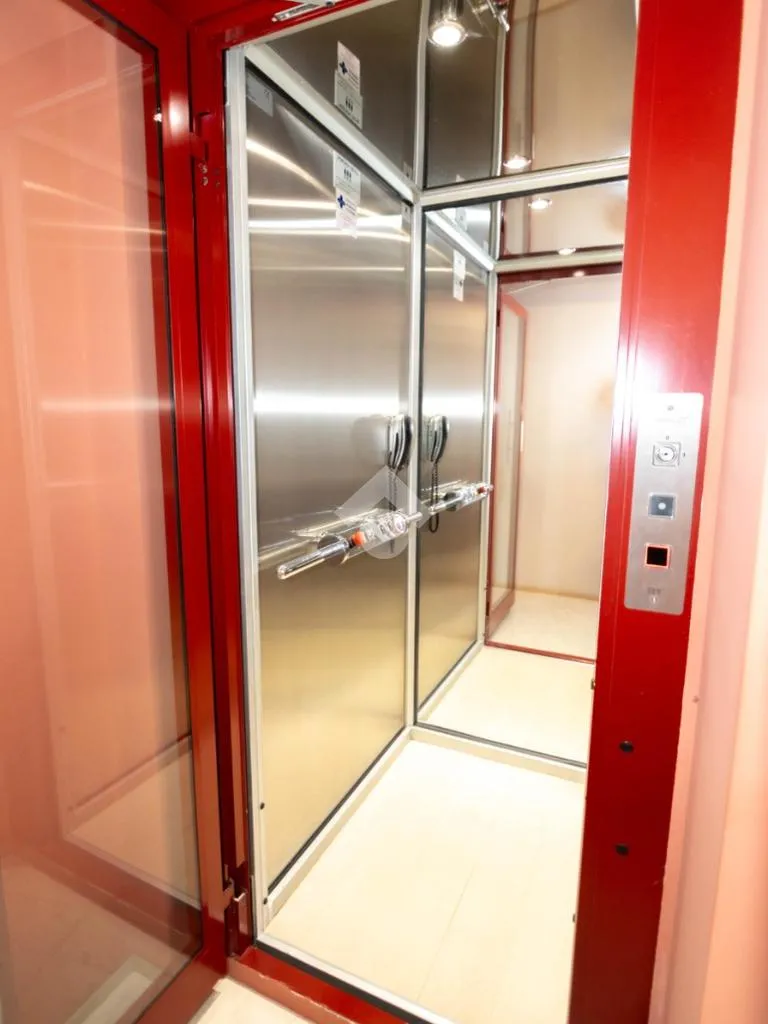 Ingresso - Luxury Penthouse with Private Elevator in Basiglio