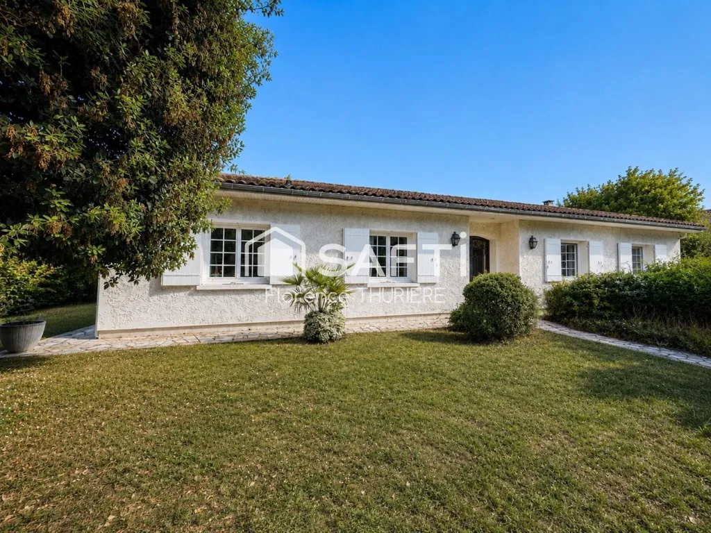 Esterno - Traditional House with Garden in Mérignac