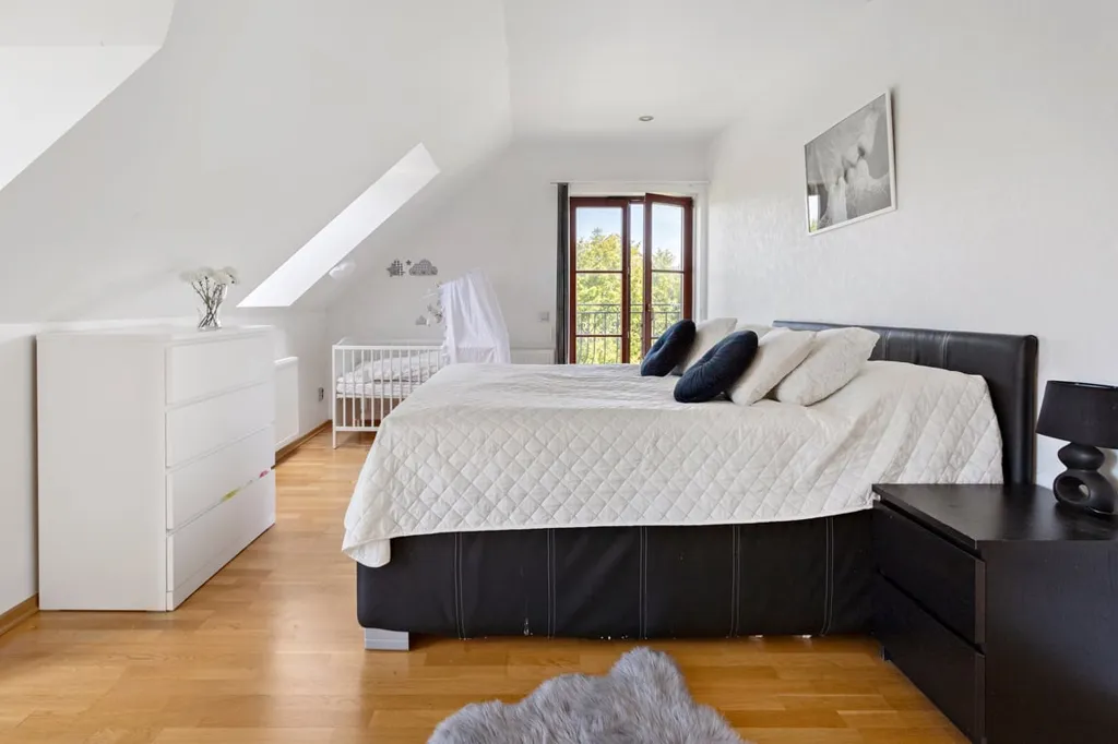 Chambres - Corner Plot Stone House with Garden in Quiet Location