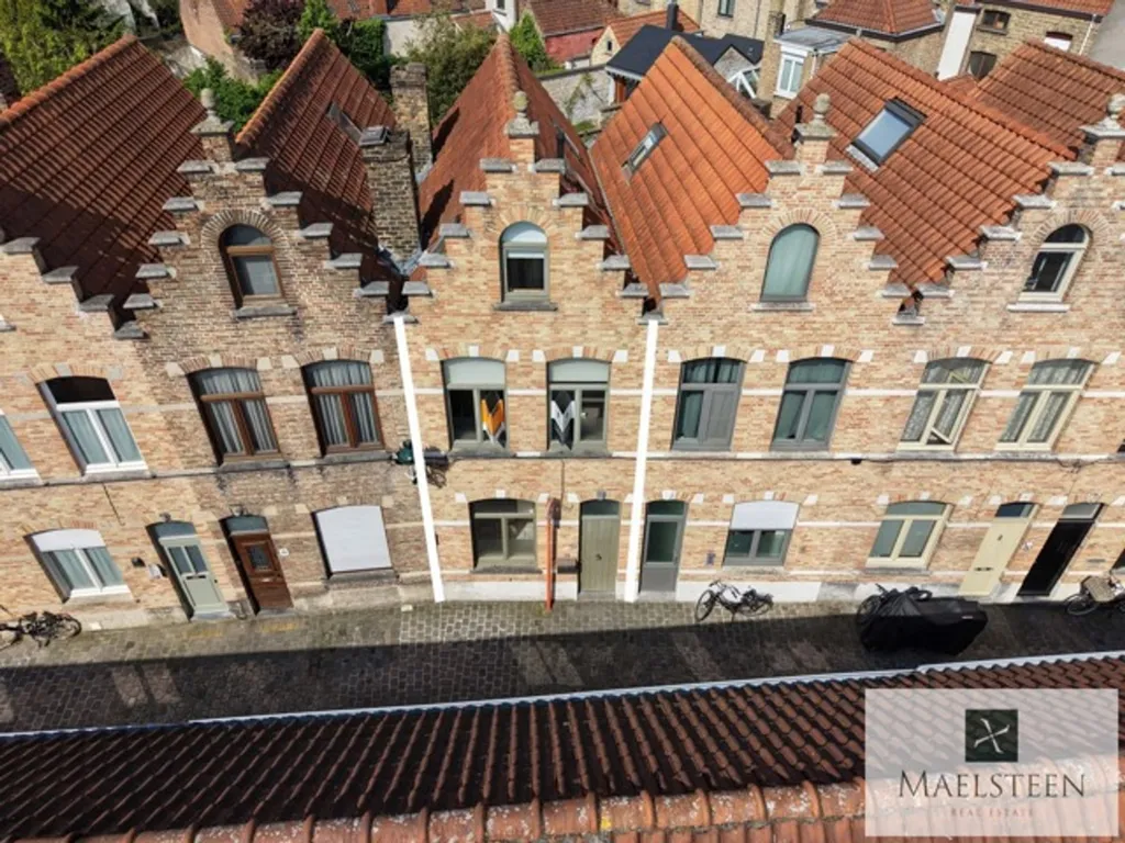 Vue aérienne - Maison historique avec terrasse à Bruges