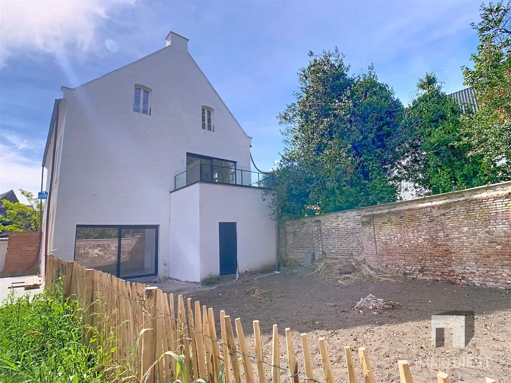 Appartement Rénové avec Terrasse à Diest