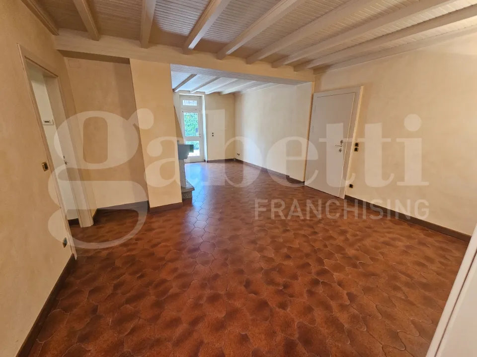 Pièces - Classical Villa with Garden in Brescia