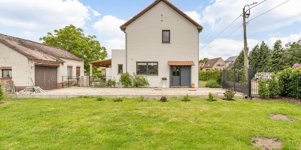 Extérieur - Maison Charmante avec Jardin à Herk-de-Stad