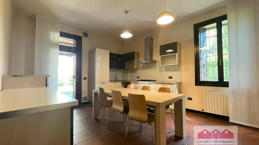 Söögituba - Bifamiliar Villa with Garden in Vicenza West