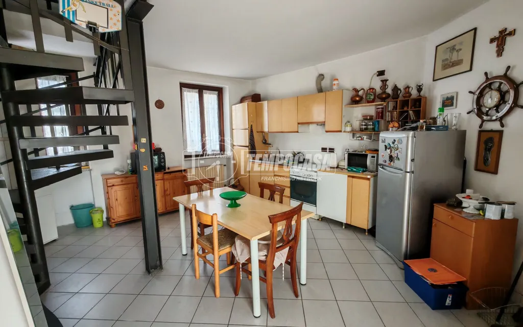 Dining Room - Spacious Trilocale with Balcony in Rovellasca