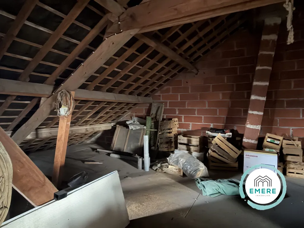 Toad - Renovatable House with Garden in Maen-Roch