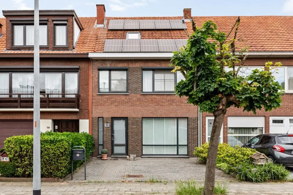 Extérieur - Maison avec Deux Garageboxes à Aartselaar