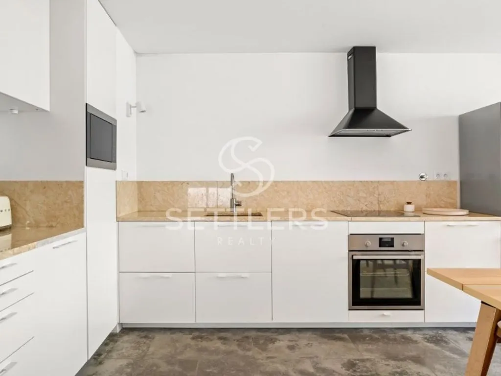 Cuisine - Refurbished Centenary Building with Apartments in Parede