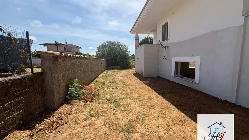 Giardino - Bifamiliar Villa with Hobby Room in Anzio