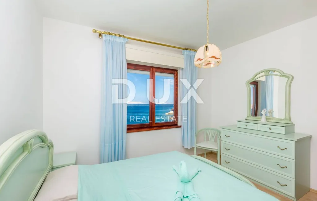 Magamistoad - Two-Unit House with Sea View in Karlobag