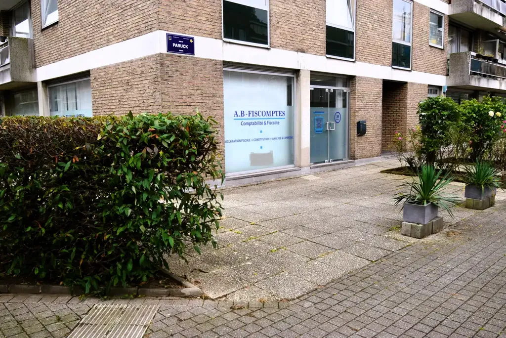 Ärihoone asukohas Molenbeek-Saint-Jean