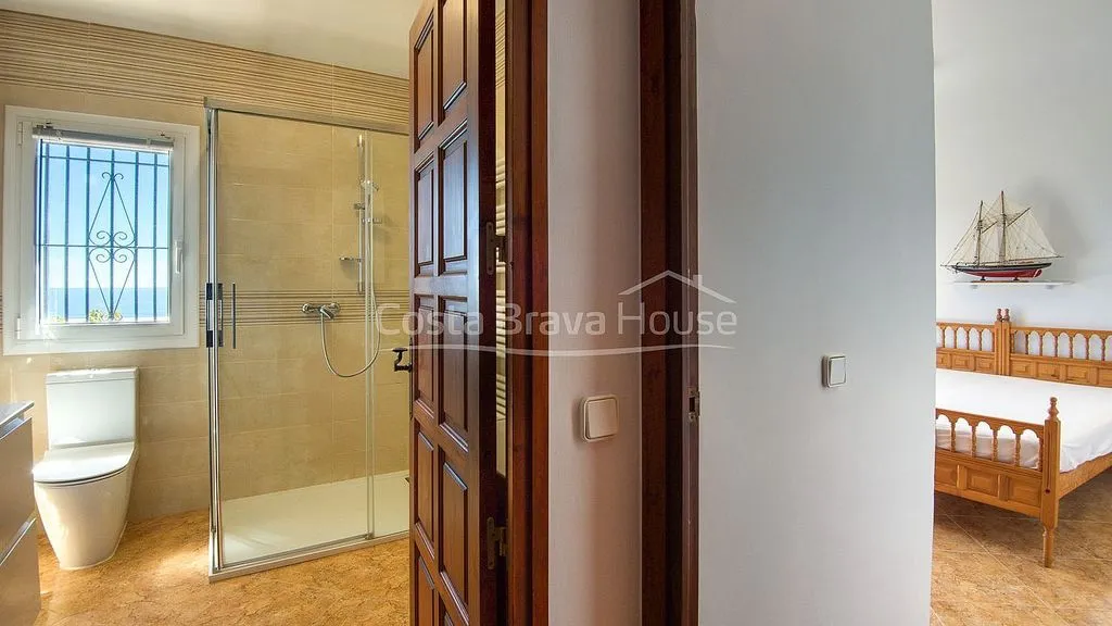 Schlafzimmer - Villa with Pool and Sea Views in Sa Tuna