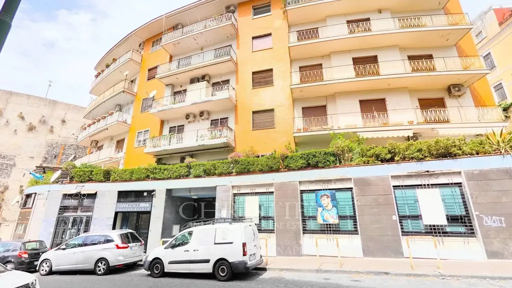 Välivaade - Apartment with Balcony in Chiaia, Naples