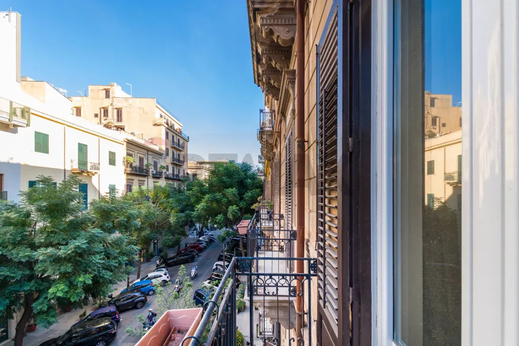 Rõdu - Rustic Apartment with Balconies in Palermo