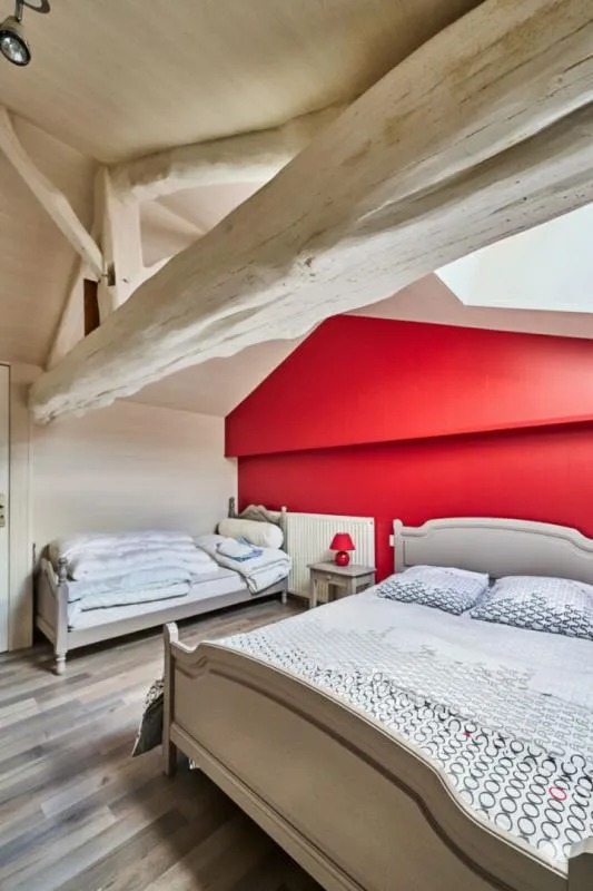 Chambres - Maison de Campagne avec Terrain à La Verrie