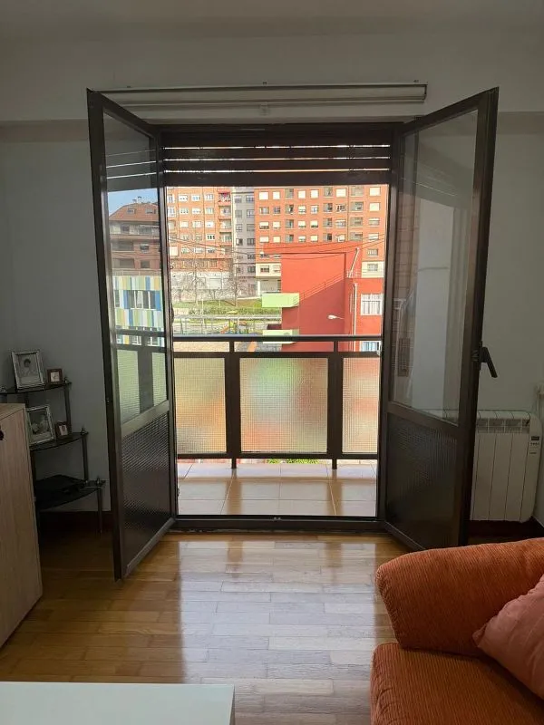 Séjour - Bright 2-Bedroom Flat with Balcony in Santurtzi