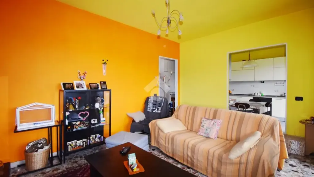 Soggiorno - Penthouse con vista sulle colline a Cascinette D'Ivrea