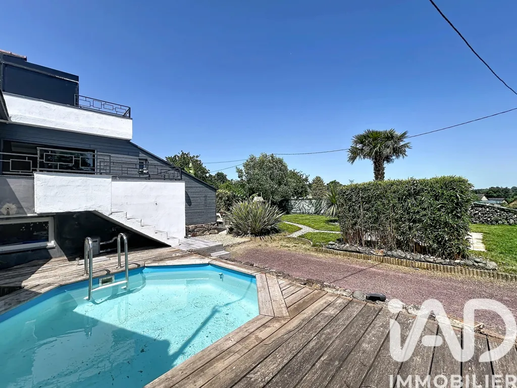 Bassein - Charming Longère with Pool near Rennes