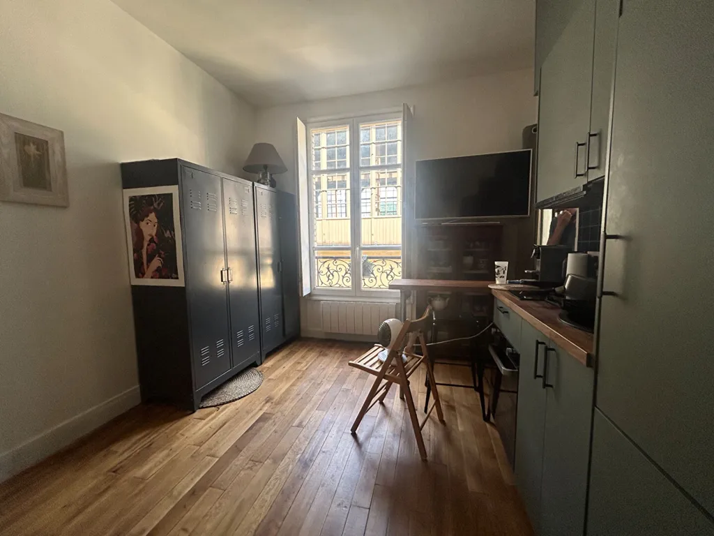 Cuisine - Studio Meublé à Versailles, Proche Château