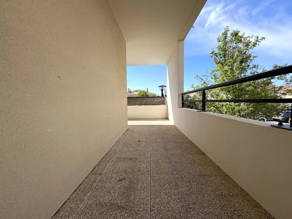 Balcon - Appartement T3 avec terrasse à Miramas