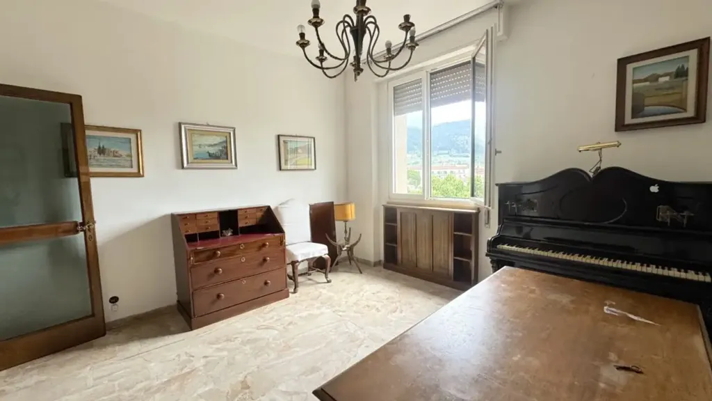 Chambres - Apartment with River View near Piazza San Marco, Prato