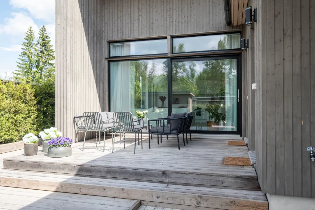 Terrasse - Modern Flat with Garden in Ylästö, Vantaa