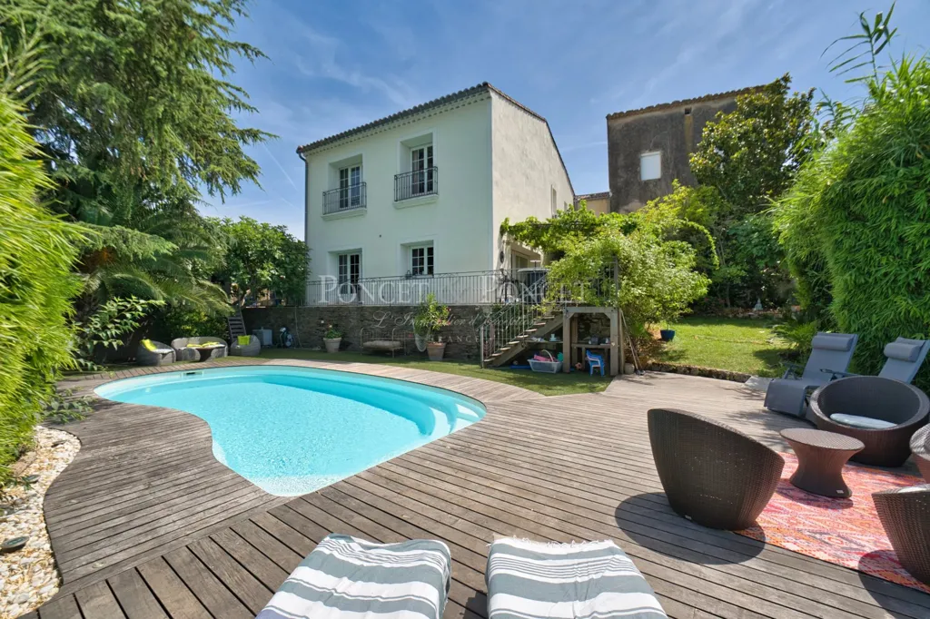 Piscine - Maison avec Vue Dominante au Cœur du Village