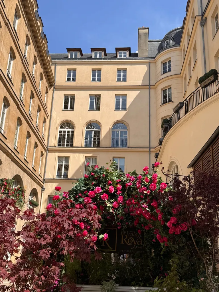 Aed - Duplex in Village Royale with Private Access