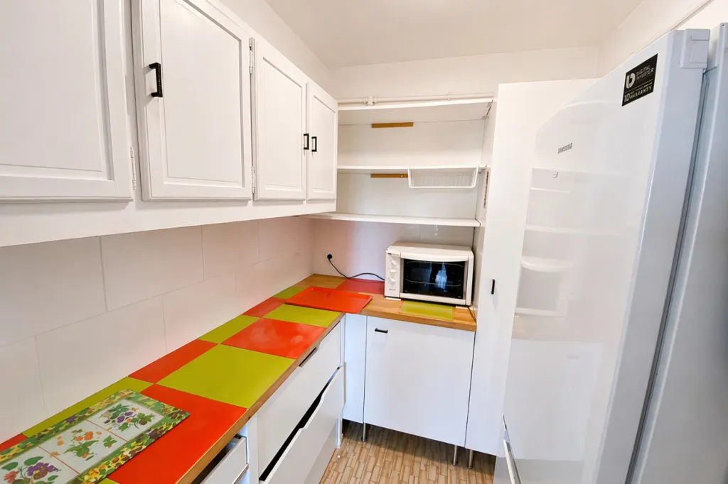 Kitchen - Spacious 4-Piece Apartment with Parking in Vence