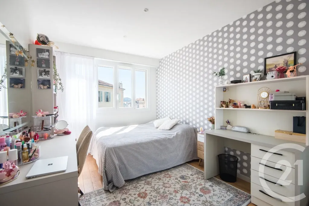 Magamistoad - 4-Bedroom Apartment with Terrace in Nice