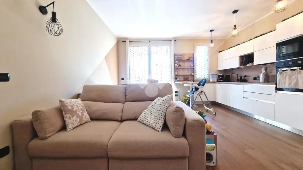 Modern Apartment with West Terrace in Muggiò