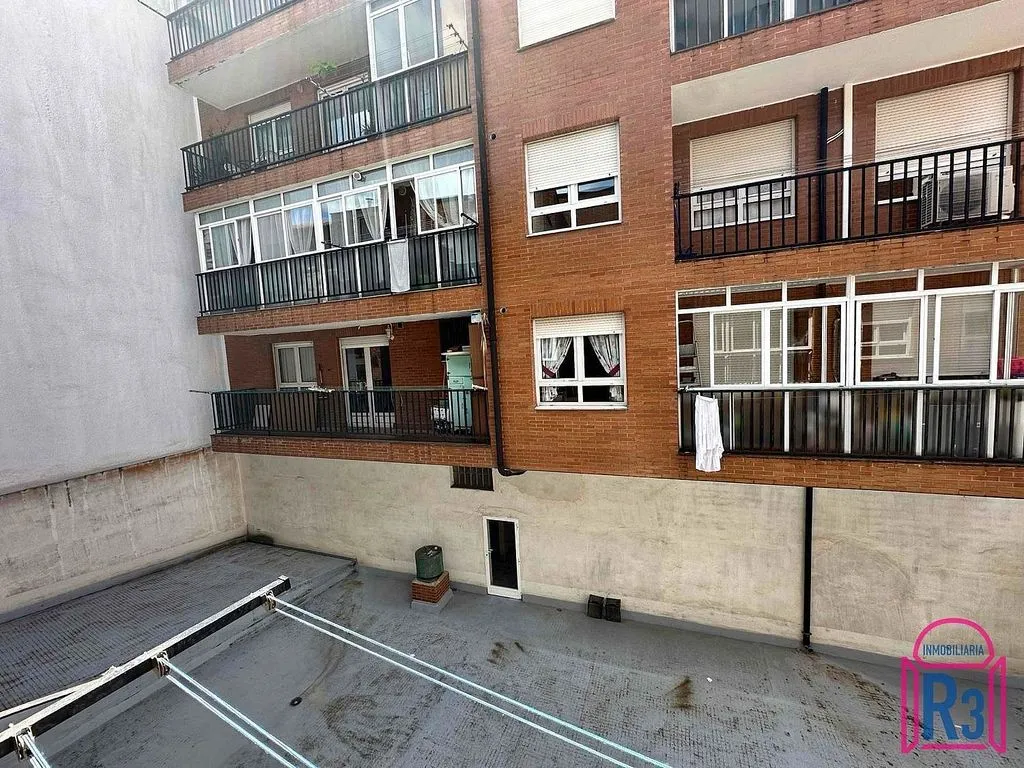 Jardin - 3-Bed Flat with Terrace in San Esteban